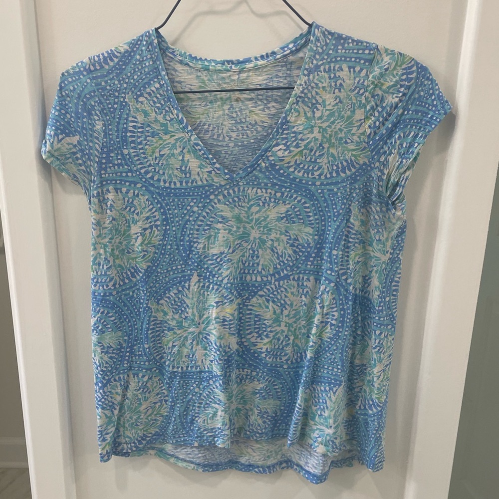 Lilly Pulitzer Etta V Neck Tee Tropic Like It’s Hot Sz S VGUC